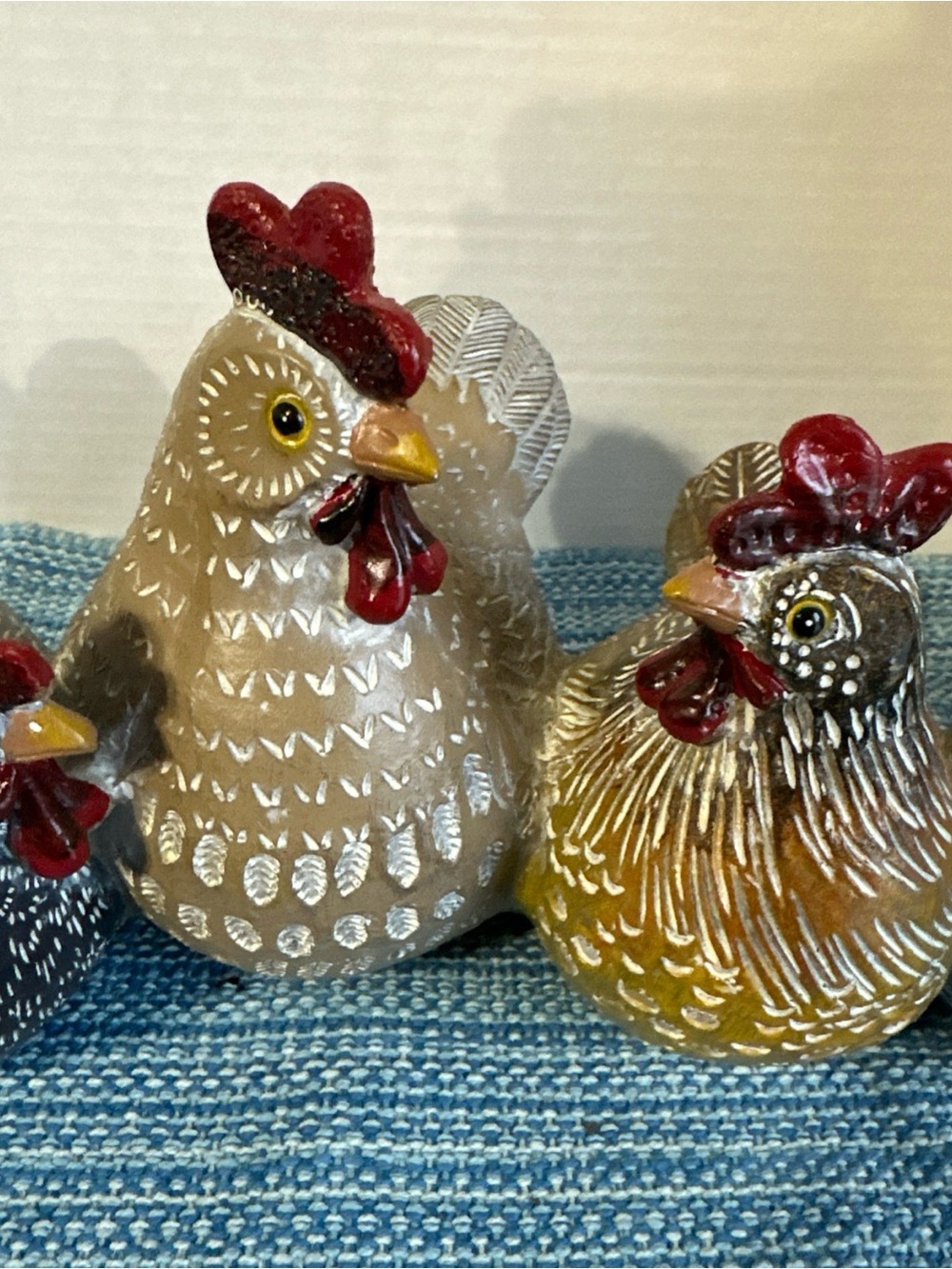 Decorative Wooden Chicken Figurines - Multicolor Set - Picture 3 of 6